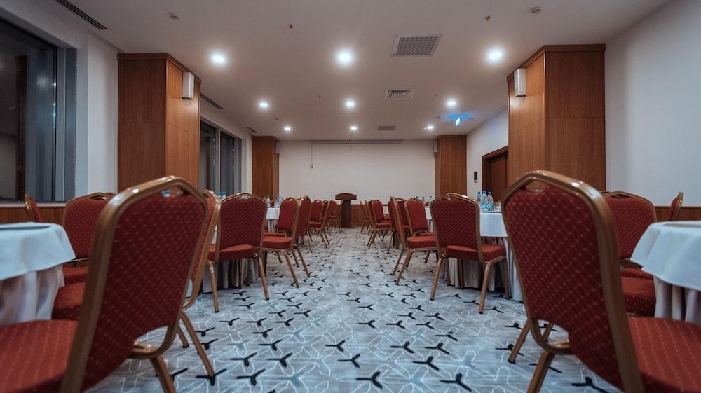 Midtown Hotel Baku Extérieur photo
